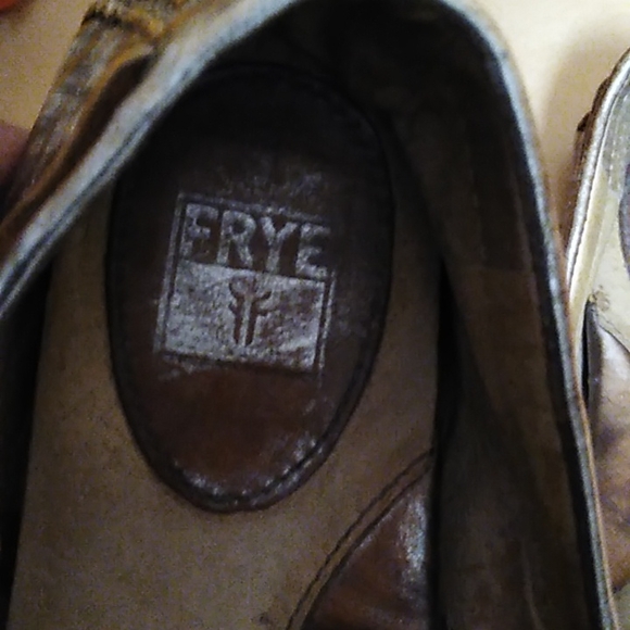Frye Shoes 7.5 - Picture 2 of 4